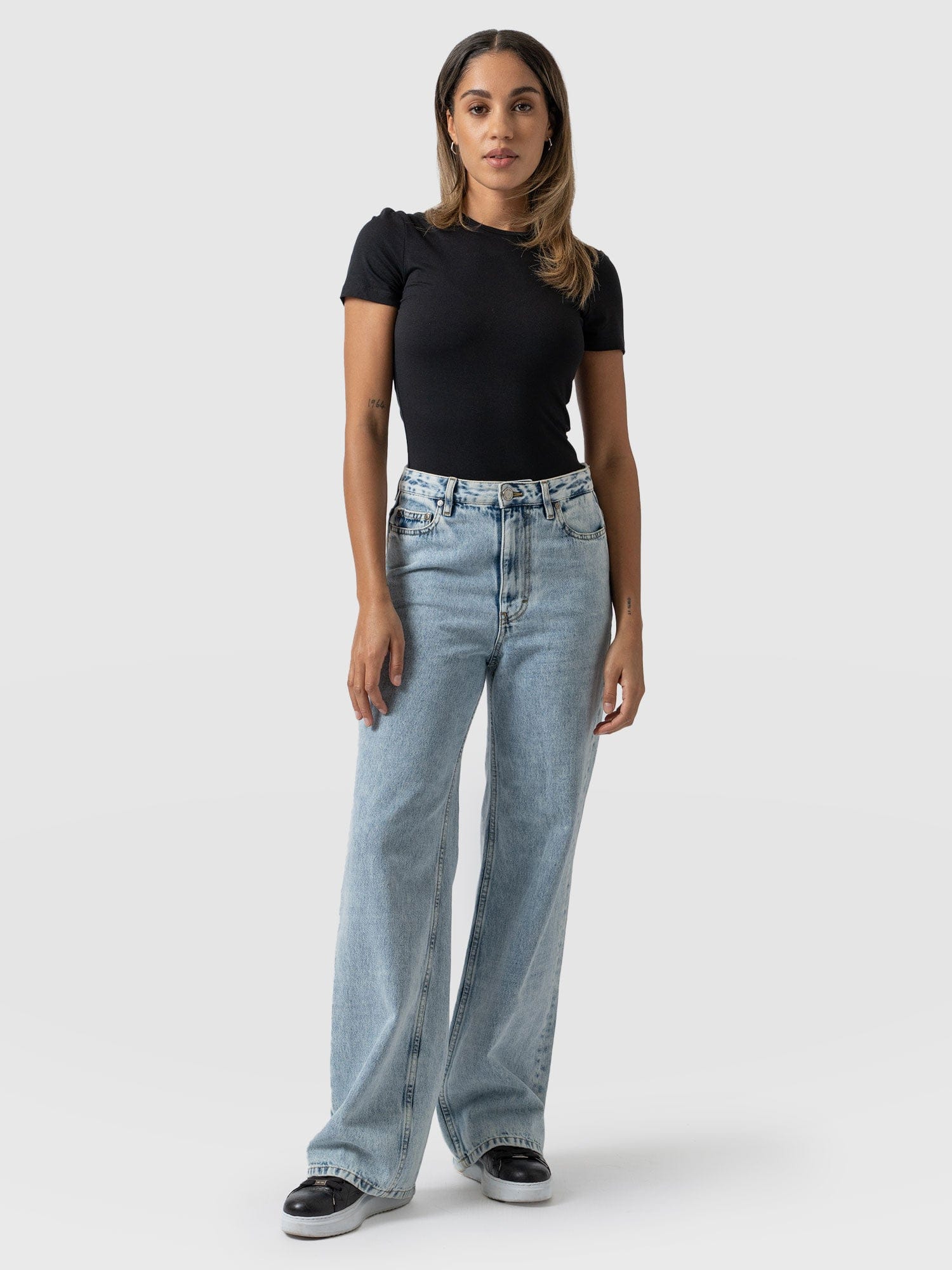 Adjustable Wide Leg Jeans Pale Blue - Women's Jeans | Saint + Sofia® UK